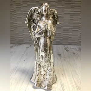 Set of 4 Angel figures. BNIB